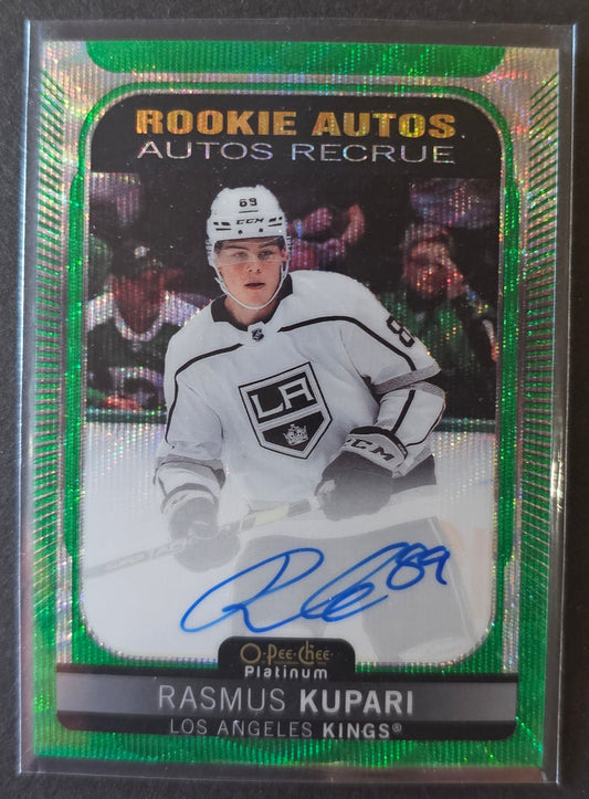 Kasmus Kupari Rookie Autos R-RK Emerald Surge 9/10 - 2021/22 O-Pee-Chee PlatinumKasmus Kupari Rookie Autos R-RK Emerald Surge 9/10 - 2021/22 O-Pee-Chee Platinum