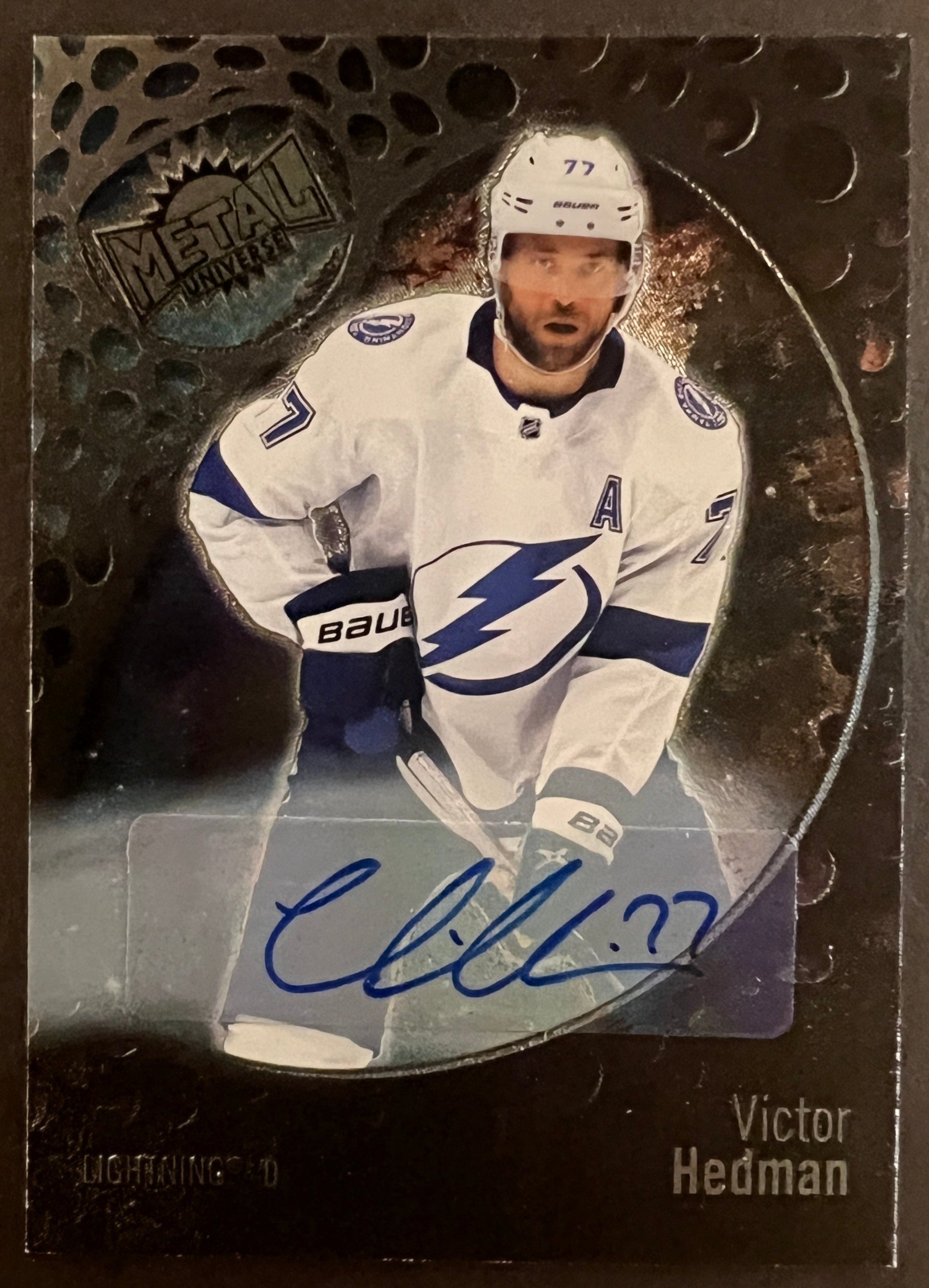 Victor Hedman Auto - 2022/23 Metal Universe