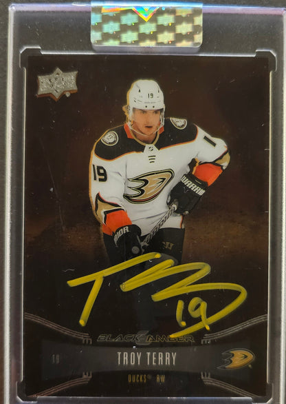 Troy Terry Black Amber Gold Auto - 2021/22 Clear Cut